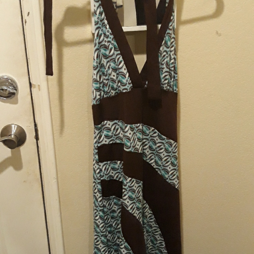 Dresses - Picture 3 of 3
